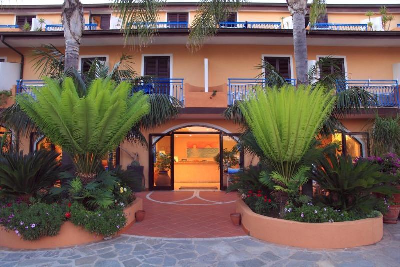 Hotel Grotticelle Capo Vaticano Luaran gambar
